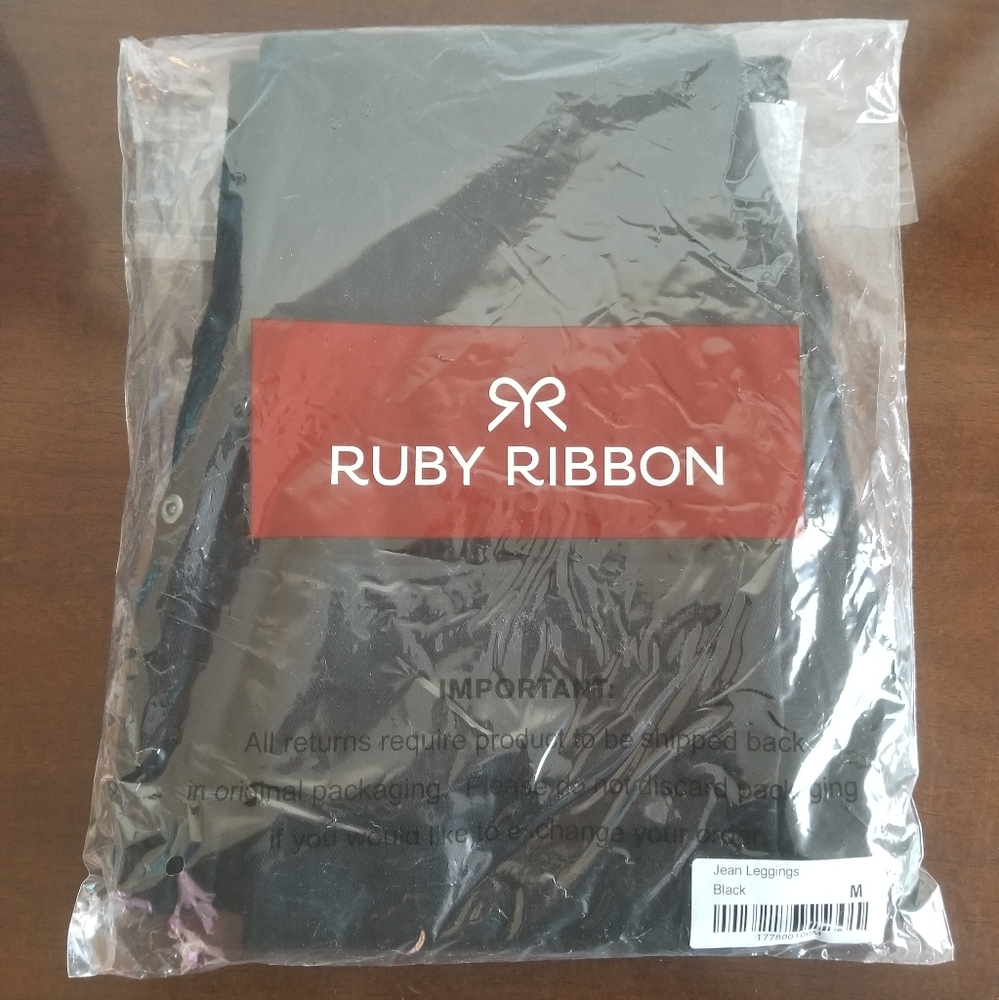 Ruby Ribbon Black Jean Leggings